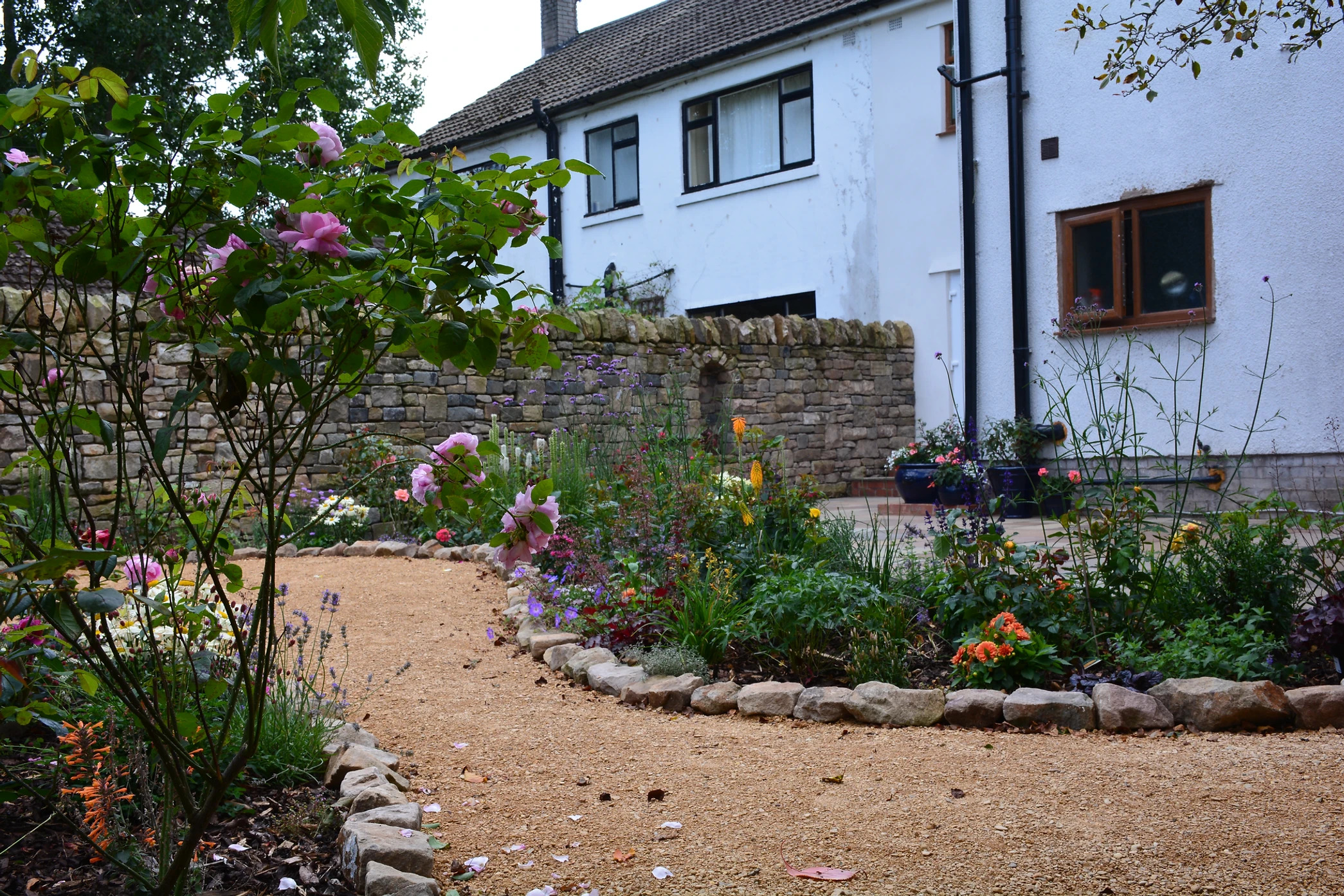 Low-Maintenance Garden Makeover Ideas